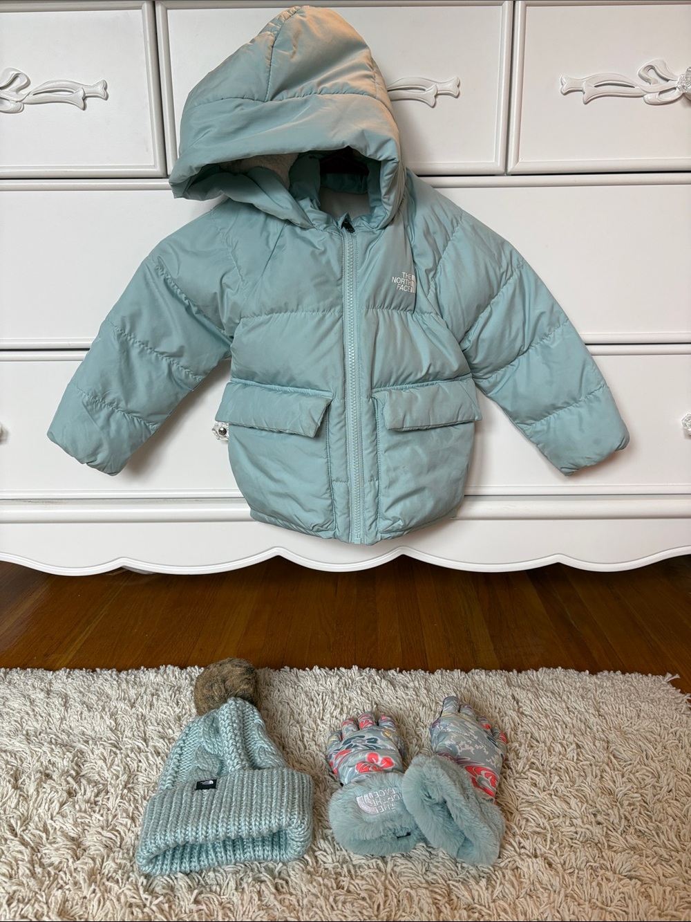 The North Face 2t coat, hat, gloves bundle